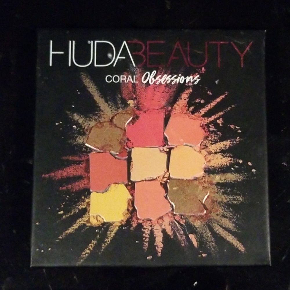 Huda Beauty Coral Obsessions Palette